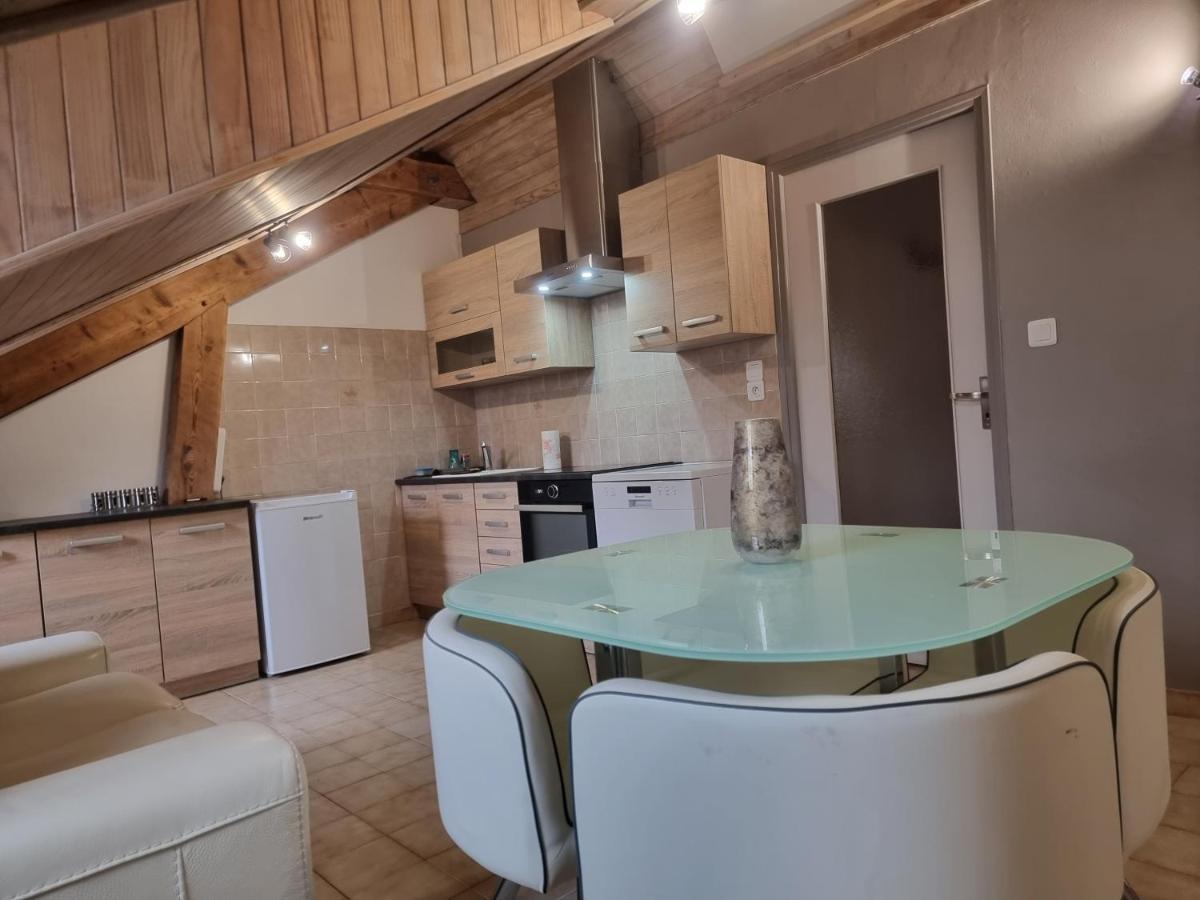 Embrun Cosy Apartment Bagian luar foto