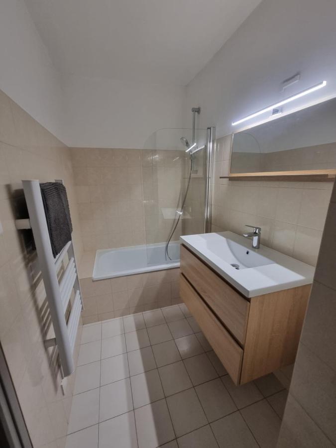 Embrun Cosy Apartment Bagian luar foto