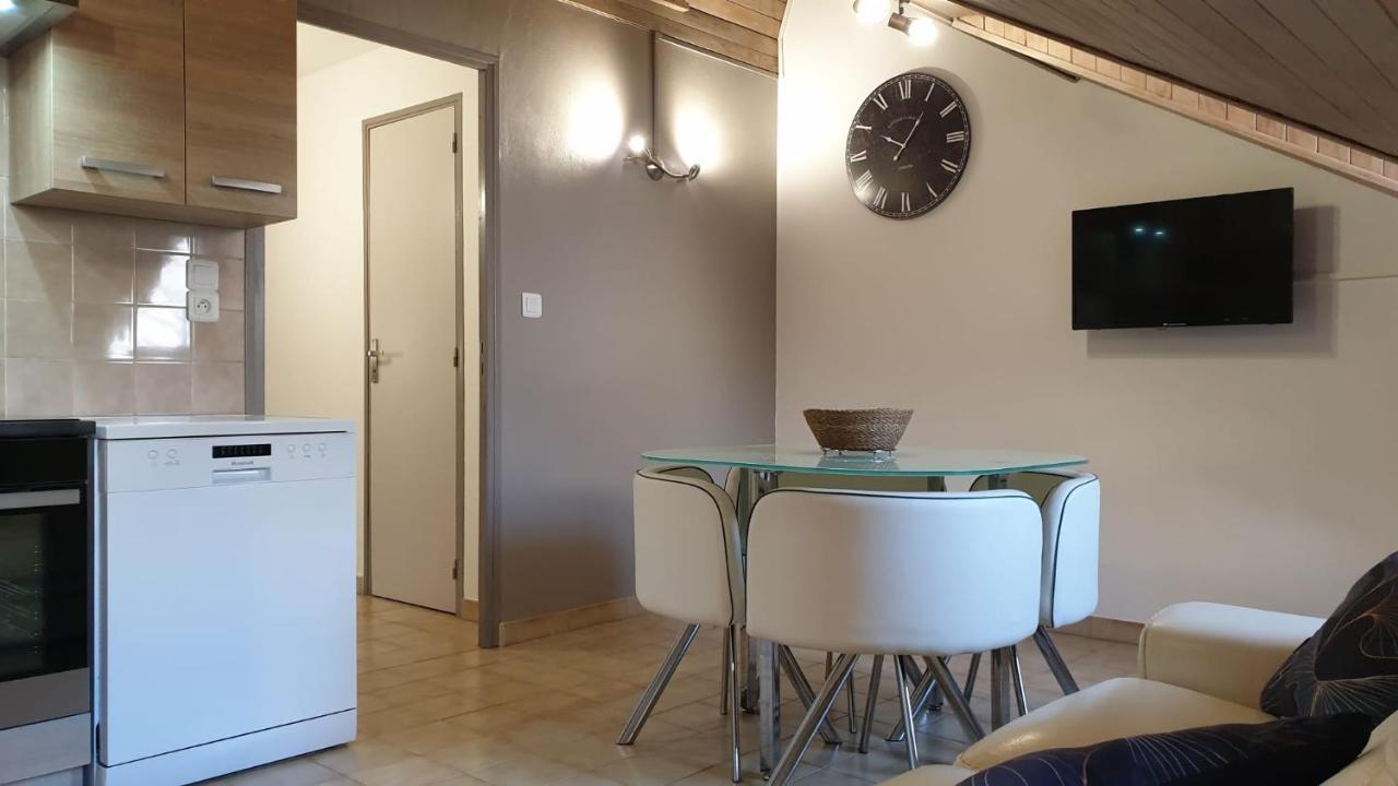 Embrun Cosy Apartment Bagian luar foto