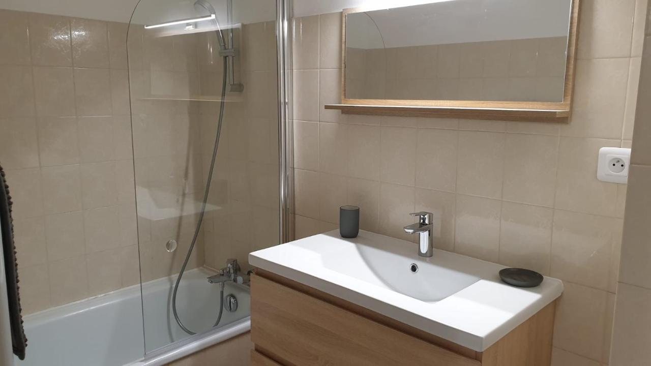 Embrun Cosy Apartment Bagian luar foto